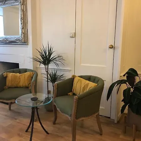 Authentic 3 Bed Historic House Soho, London Apartamento